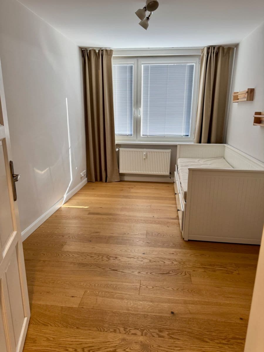 Prenájom bytu 3-izbový 89 m², Záveská, Praha, Praha Prenájom bytu 3-izbový 89 m², Záveská, Praha, Praha