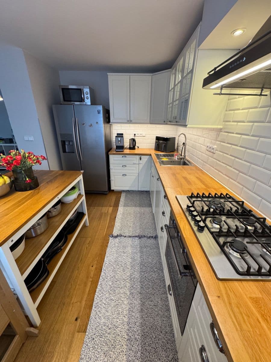 Prenájom bytu 3-izbový 89 m², Záveská, Praha, Praha Prenájom bytu 3-izbový 89 m², Záveská, Praha, Praha