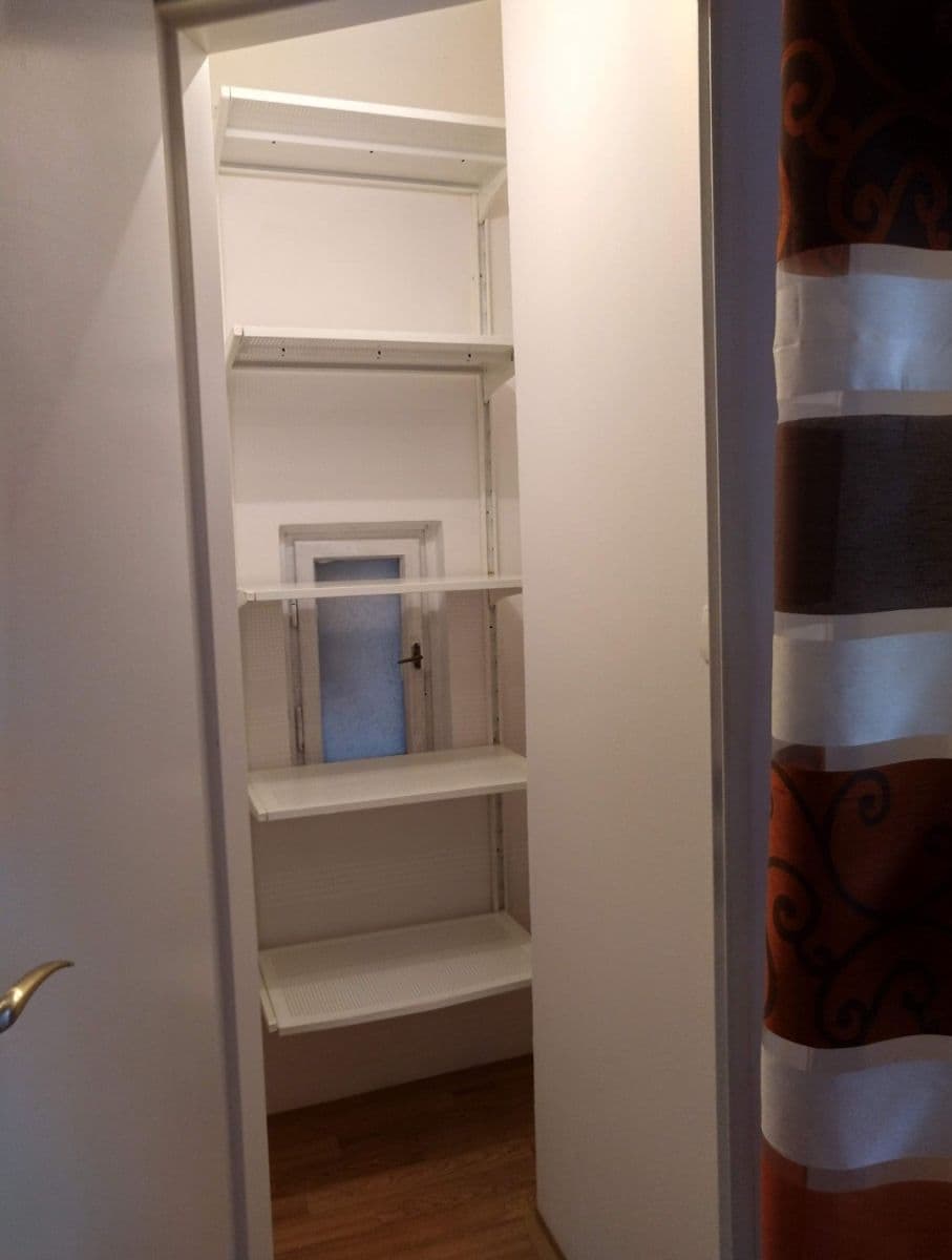 Predaj bytu 2-izbový 38 m², Plzeňská, Praha, Praha Predaj bytu 2-izbový 38 m², Plzeňská, Praha, Praha