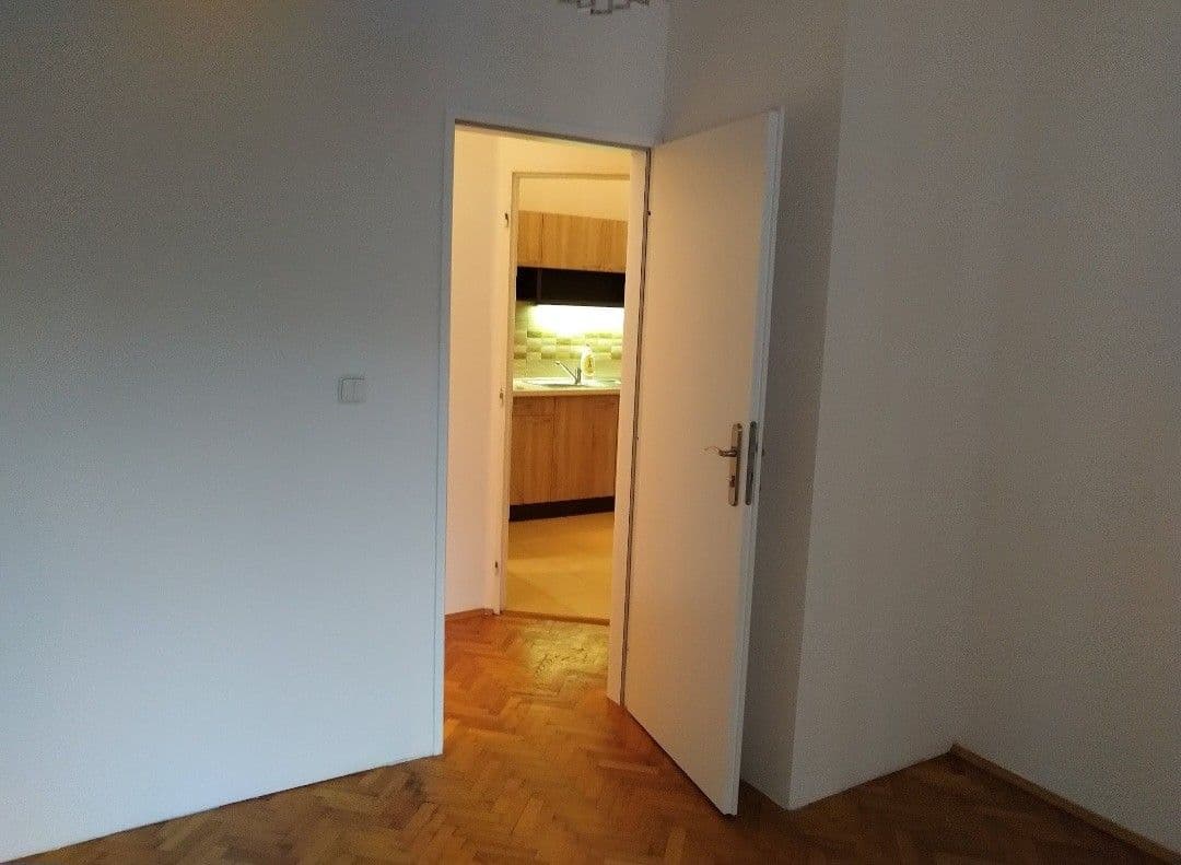 Predaj bytu 2-izbový 38 m², Plzeňská, Praha, Praha Predaj bytu 2-izbový 38 m², Plzeňská, Praha, Praha