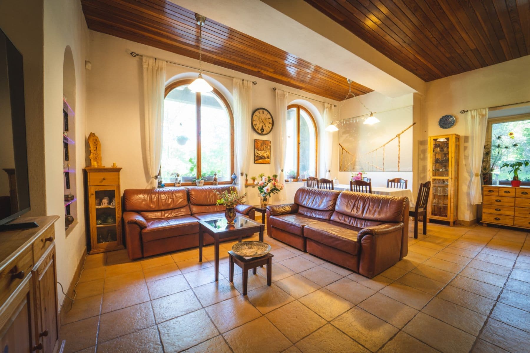 Predaj domu 241 m², pozemek 2.209 m², Chrášťany, Středočeský kraj Predaj domu 241 m², pozemek 2.209 m², Chrášťany, Středočeský kraj