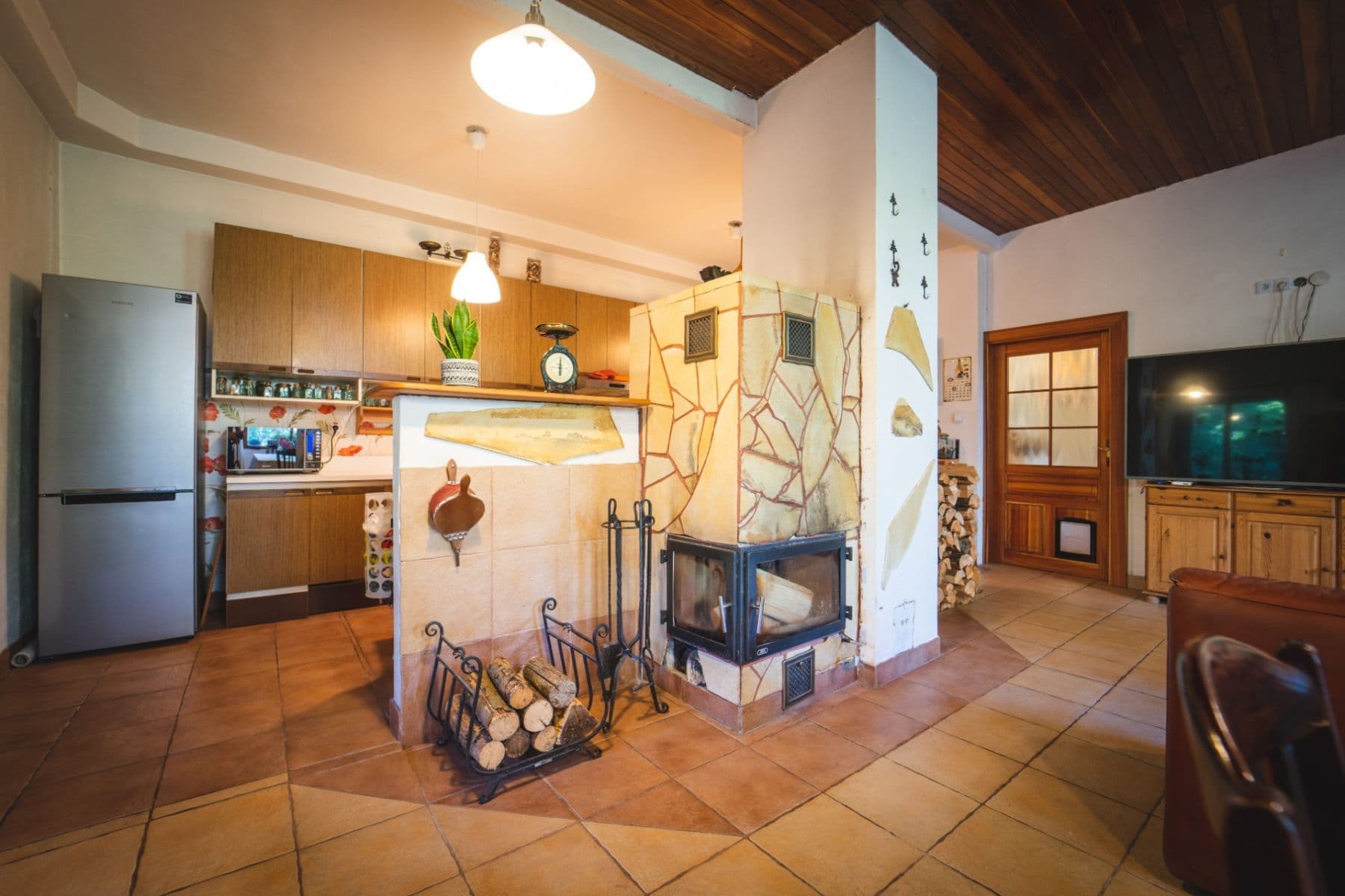 Predaj domu 241 m², pozemek 2.209 m², Chrášťany, Středočeský kraj Predaj domu 241 m², pozemek 2.209 m², Chrášťany, Středočeský kraj