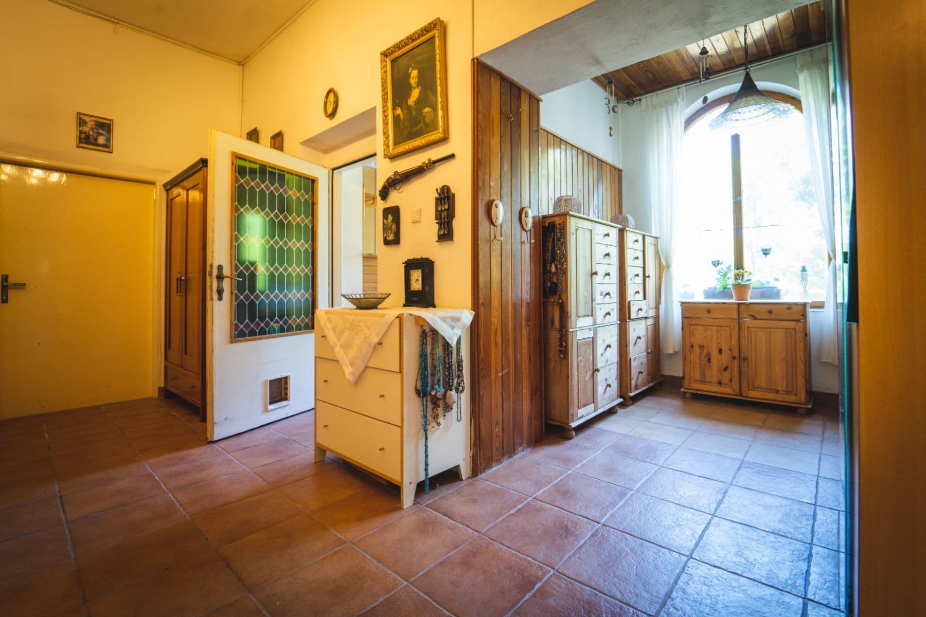 Predaj domu 241 m², pozemek 2.209 m², Chrášťany, Středočeský kraj Predaj domu 241 m², pozemek 2.209 m², Chrášťany, Středočeský kraj