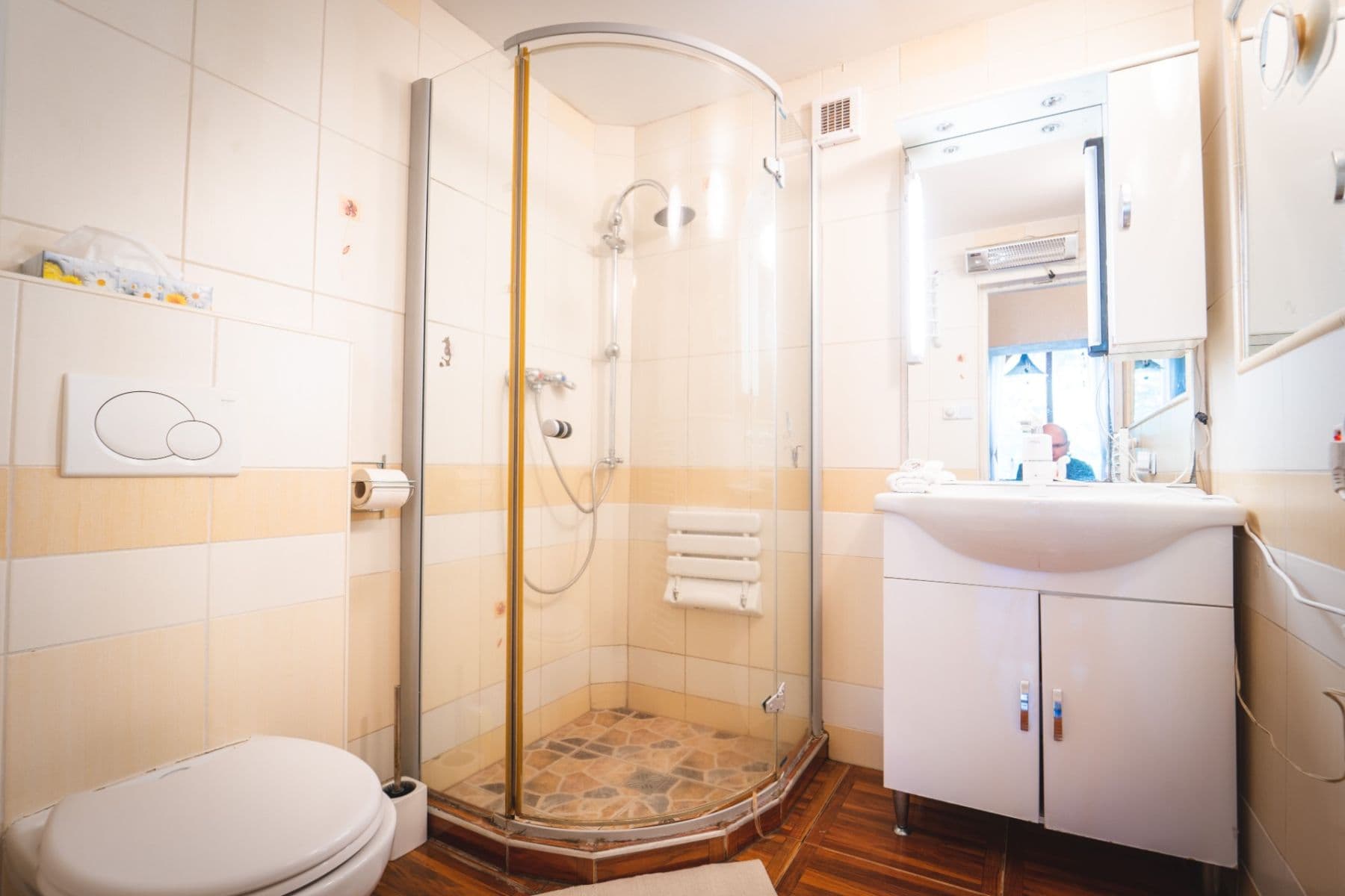 Predaj domu 241 m², pozemek 2.209 m², Chrášťany, Středočeský kraj Predaj domu 241 m², pozemek 2.209 m², Chrášťany, Středočeský kraj