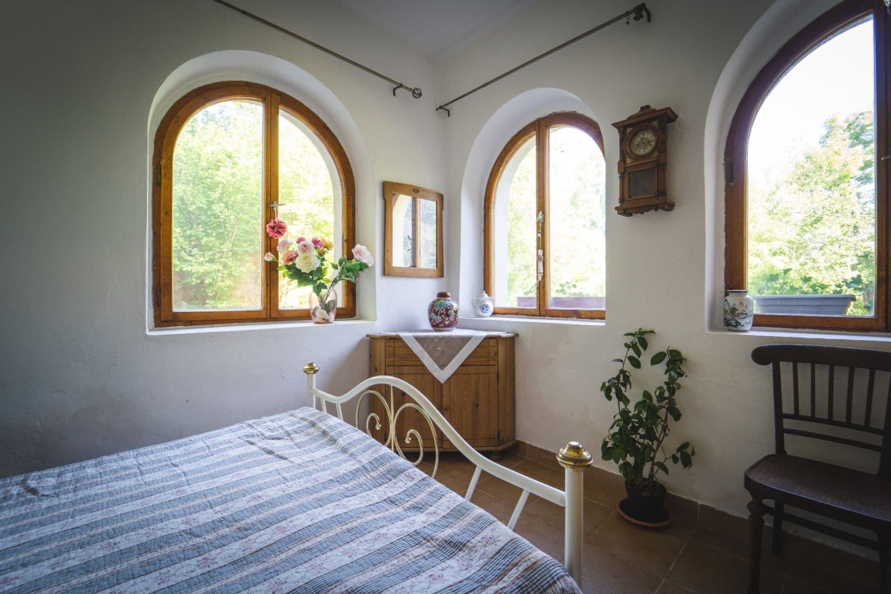 Predaj domu 241 m², pozemek 2.209 m², Chrášťany, Středočeský kraj Predaj domu 241 m², pozemek 2.209 m², Chrášťany, Středočeský kraj