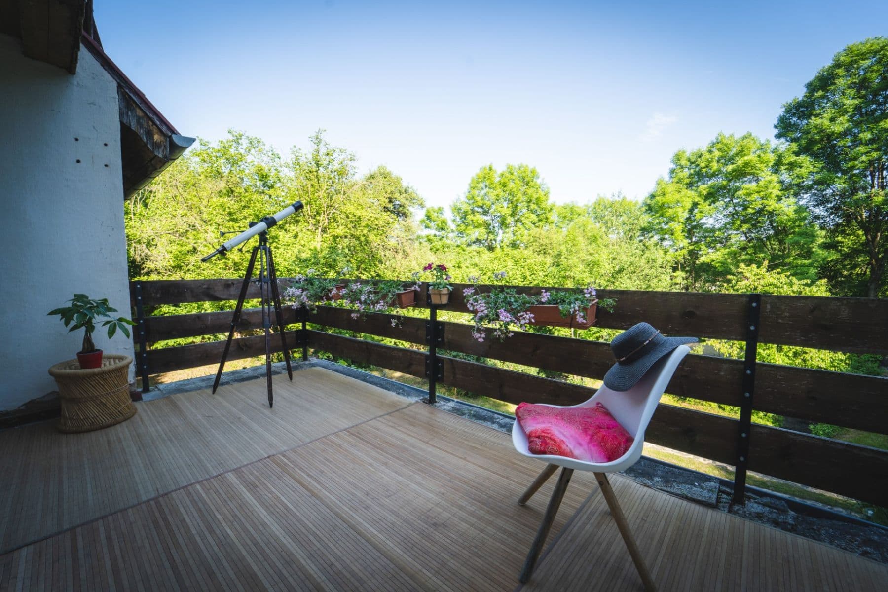 Predaj domu 241 m², pozemek 2.209 m², Chrášťany, Středočeský kraj Predaj domu 241 m², pozemek 2.209 m², Chrášťany, Středočeský kraj