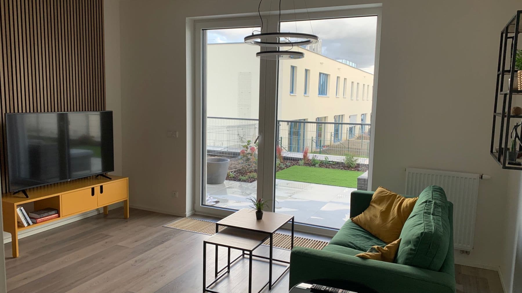 Prenájom bytu 2-izbový 88 m², Křižanská, Praha, Praha Prenájom bytu 2-izbový 88 m², Křižanská, Praha, Praha