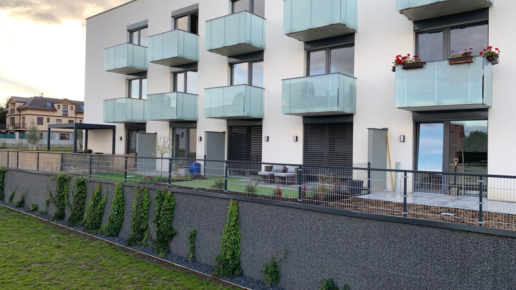 Prenájom bytu 2-izbový 88 m², Křižanská, Praha, Praha Prenájom bytu 2-izbový 88 m², Křižanská, Praha, Praha