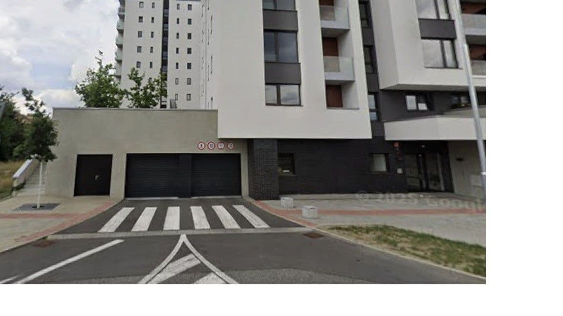 Prenájom garáže 13 m², V Třešňovce, Praha, Praha Prenájom garáže 13 m², V Třešňovce, Praha, Praha