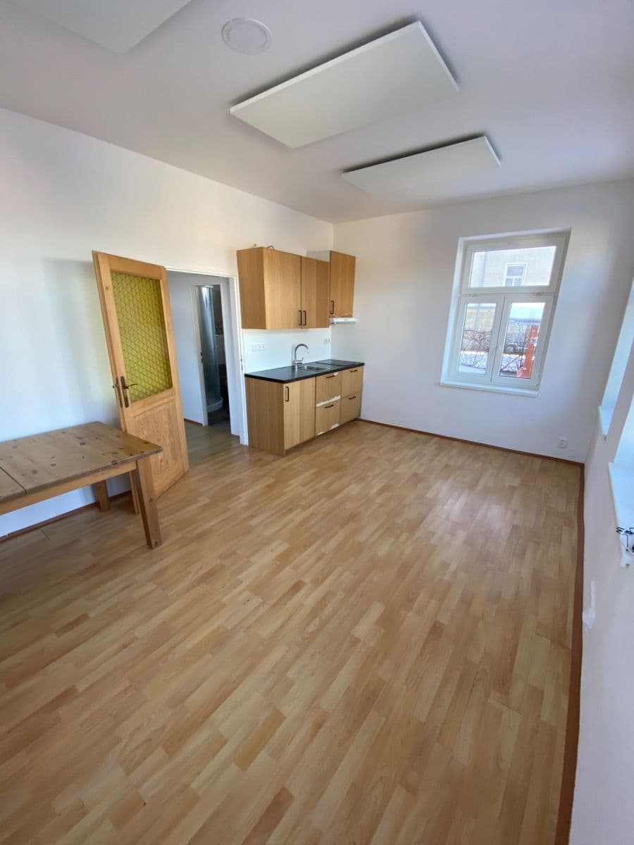 Prenájom bytu 1-izbový 28 m², Pod Hájem, Jablonec nad Nisou, Liberecký kraj Prenájom bytu 1-izbový 28 m², Pod Hájem, Jablonec nad Nisou, Liberecký kraj