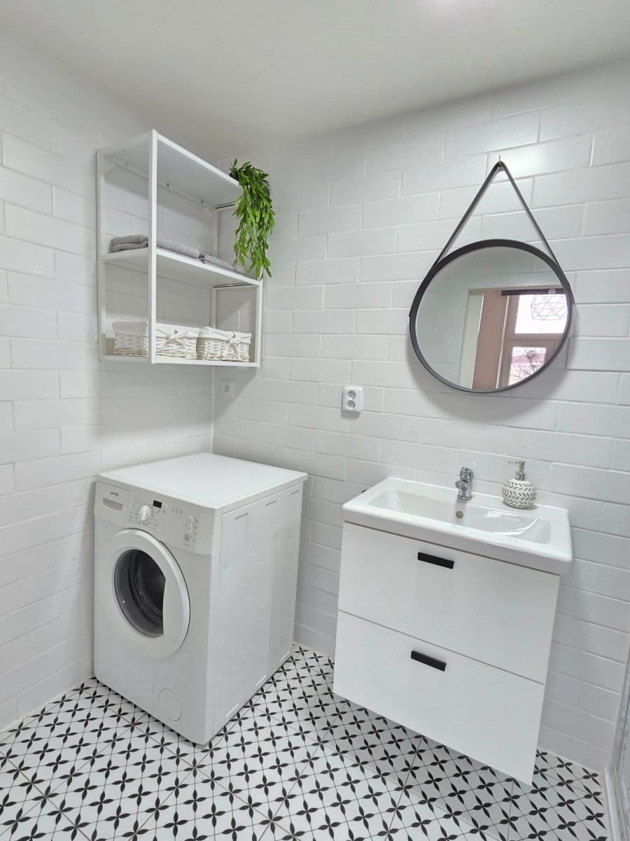 Prenájom bytu 2-izbový 45 m², Chlumova, Praha, Praha Prenájom bytu 2-izbový 45 m², Chlumova, Praha, Praha