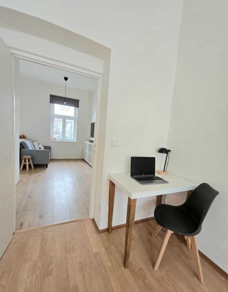 Prenájom bytu 2-izbový 45 m², Chlumova, Praha, Praha Prenájom bytu 2-izbový 45 m², Chlumova, Praha, Praha