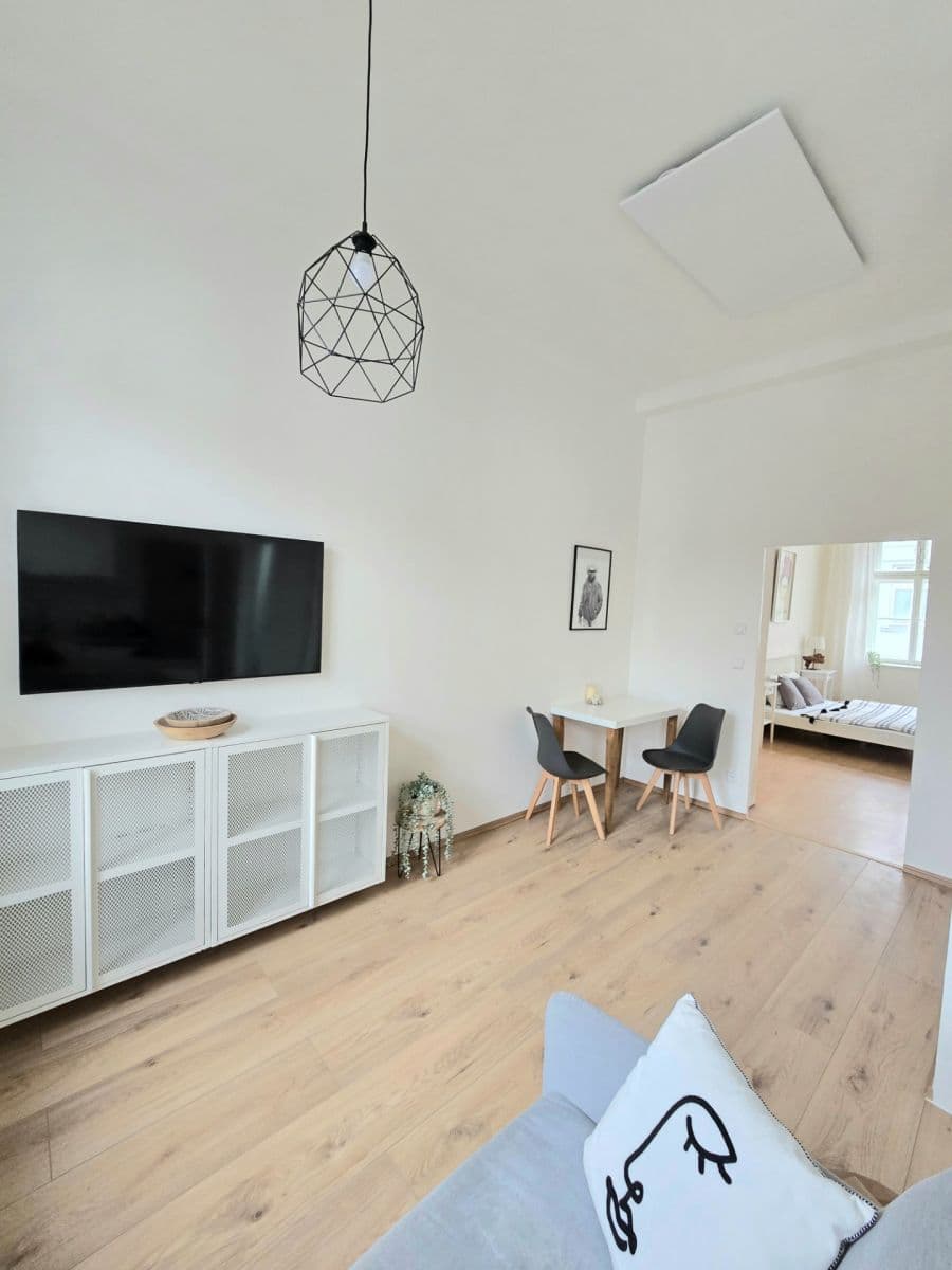 Prenájom bytu 2-izbový 45 m², Chlumova, Praha, Praha Prenájom bytu 2-izbový 45 m², Chlumova, Praha, Praha