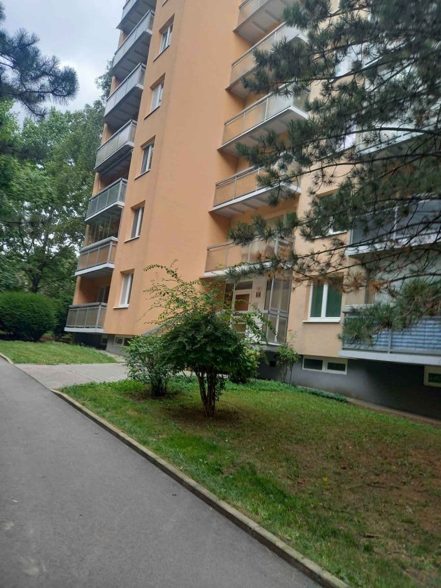 Prenájom bytu 1-izbový 34 m², Uzbecká, Brno, Jihomoravský kraj Prenájom bytu 1-izbový 34 m², Uzbecká, Brno, Jihomoravský kraj
