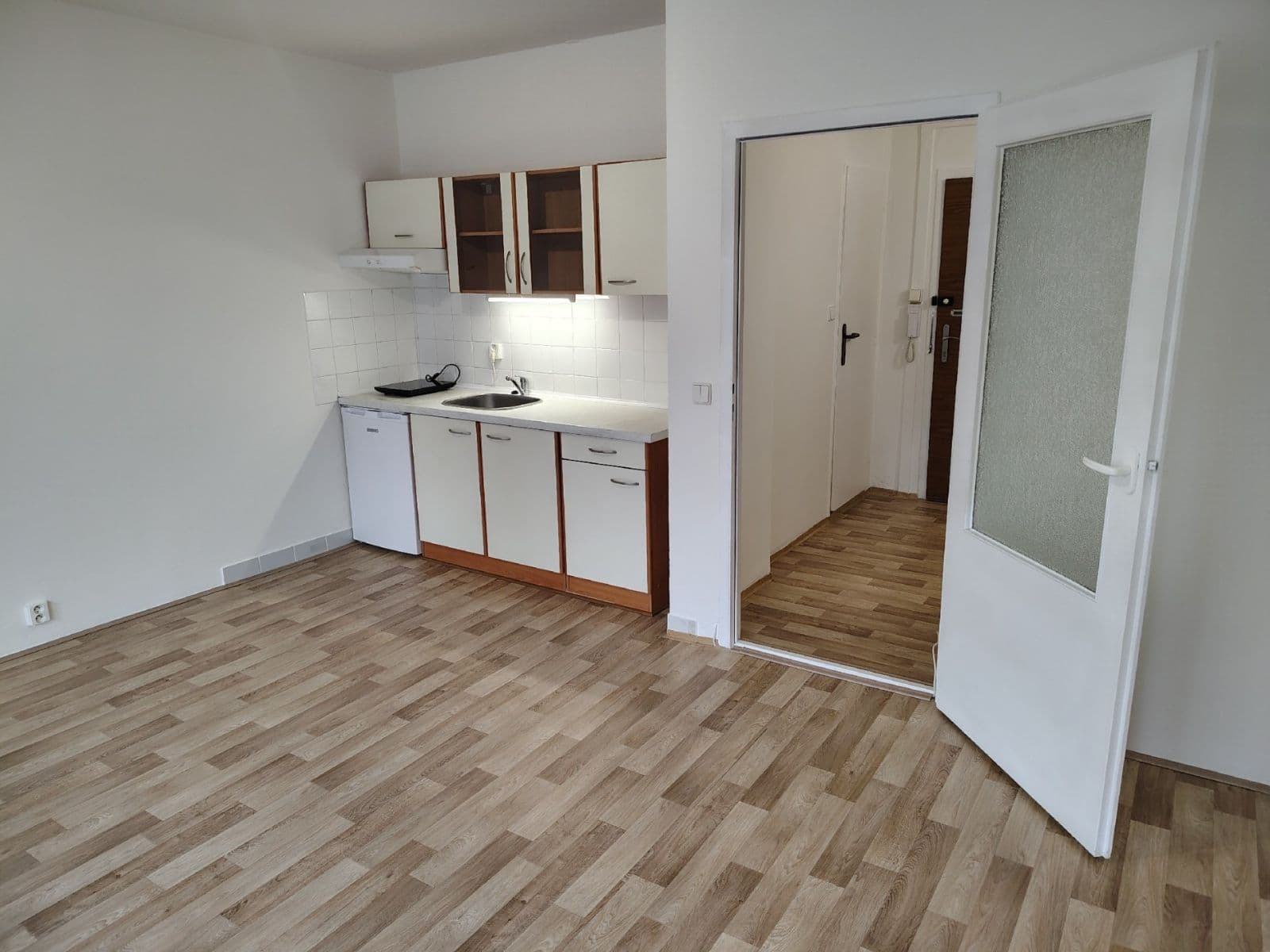 Prenájom bytu 1-izbový 34 m², Uzbecká, Brno, Jihomoravský kraj Prenájom bytu 1-izbový 34 m², Uzbecká, Brno, Jihomoravský kraj