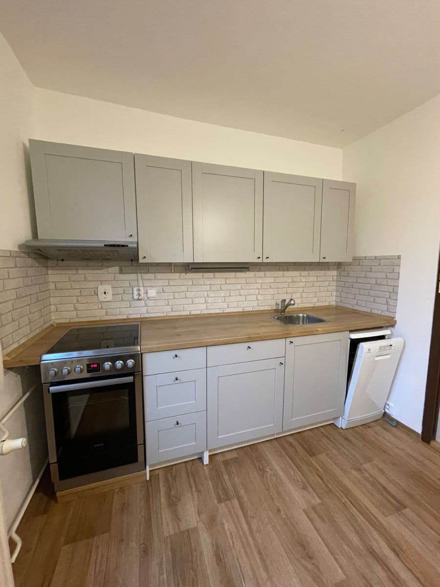 Prenájom bytu 3-izbový 81 m², Podlesí II, Zlín, Zlínský kraj Prenájom bytu 3-izbový 81 m², Podlesí II, Zlín, Zlínský kraj