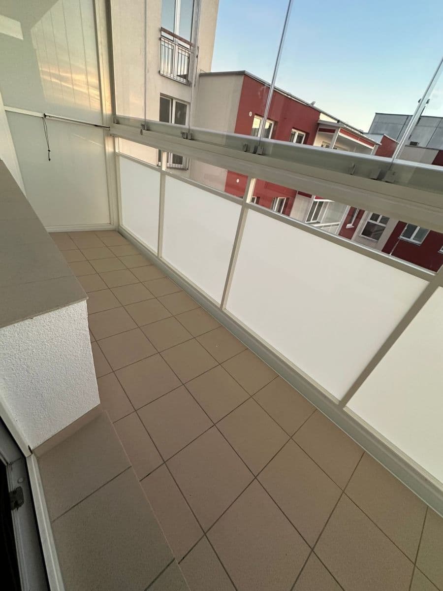 Prenájom bytu 3-izbový 72 m², Bořetická, Brno, Jihomoravský kraj Prenájom bytu 3-izbový 72 m², Bořetická, Brno, Jihomoravský kraj