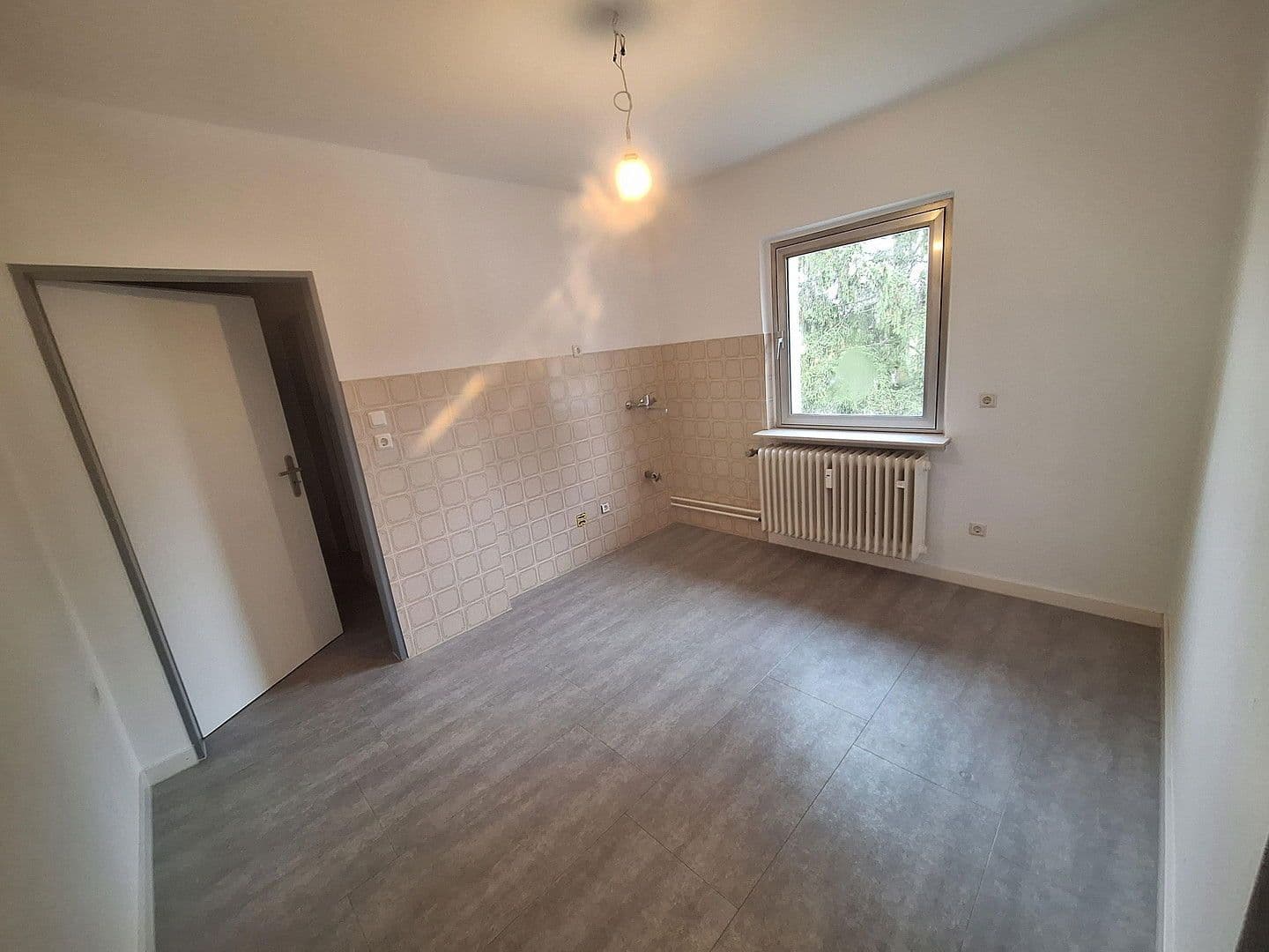 Prenájom bytu 3-izbový 95 m², Hansenweg 75, Deutschland, Hesensko Prenájom bytu 3-izbový 95 m², Hansenweg 75, Deutschland, Hesensko