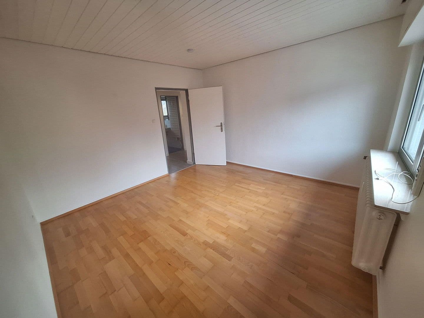 Prenájom bytu 3-izbový 95 m², Hansenweg 75, Deutschland, Hesensko Prenájom bytu 3-izbový 95 m², Hansenweg 75, Deutschland, Hesensko