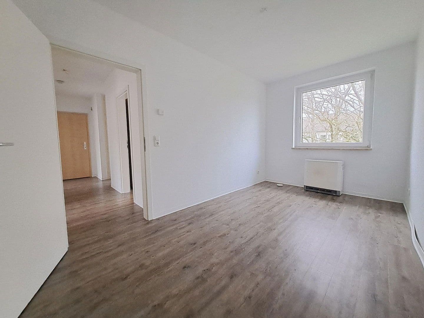 Prenájom bytu 3-izbový 65 m², Duisburg, Severné Porýnie - Westfálsko Prenájom bytu 3-izbový 65 m², Duisburg, Severné Porýnie - Westfálsko