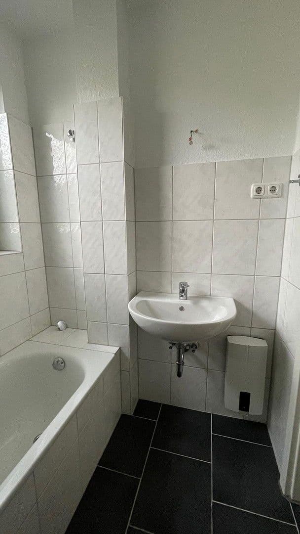 Prenájom bytu 3-izbový 65 m², Duisburg, Severné Porýnie - Westfálsko Prenájom bytu 3-izbový 65 m², Duisburg, Severné Porýnie - Westfálsko