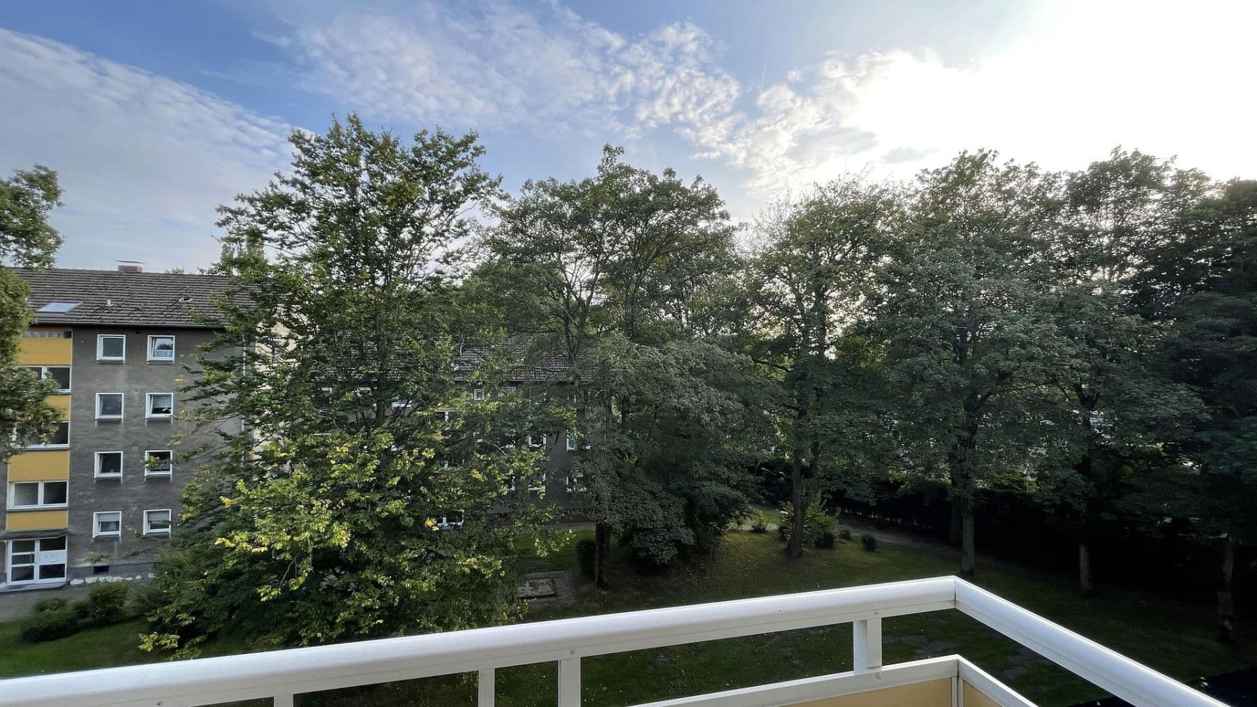 Prenájom bytu 3-izbový 65 m², Duisburg, Severné Porýnie - Westfálsko Prenájom bytu 3-izbový 65 m², Duisburg, Severné Porýnie - Westfálsko