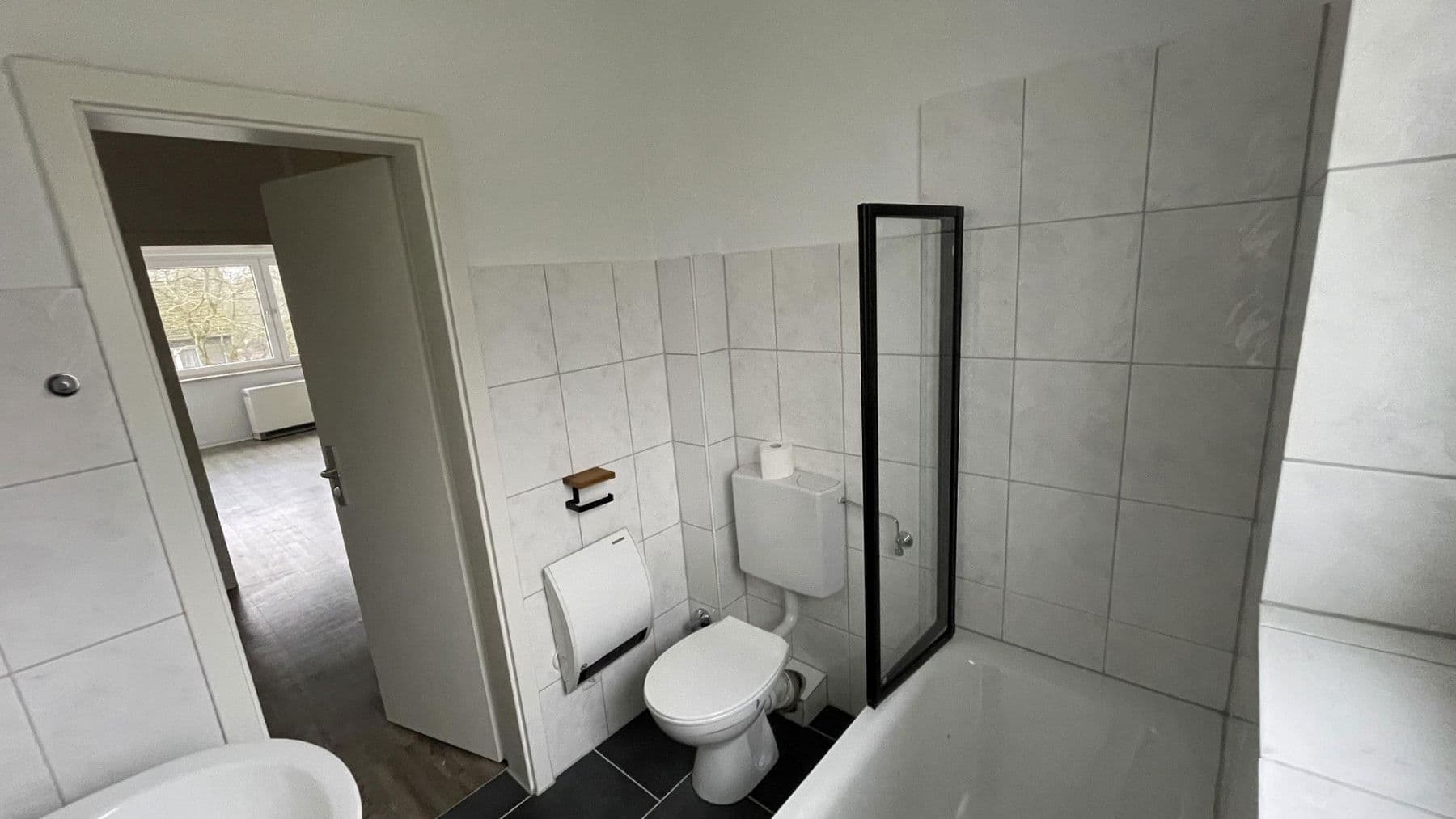 Prenájom bytu 3-izbový 65 m², Duisburg, Severné Porýnie - Westfálsko Prenájom bytu 3-izbový 65 m², Duisburg, Severné Porýnie - Westfálsko