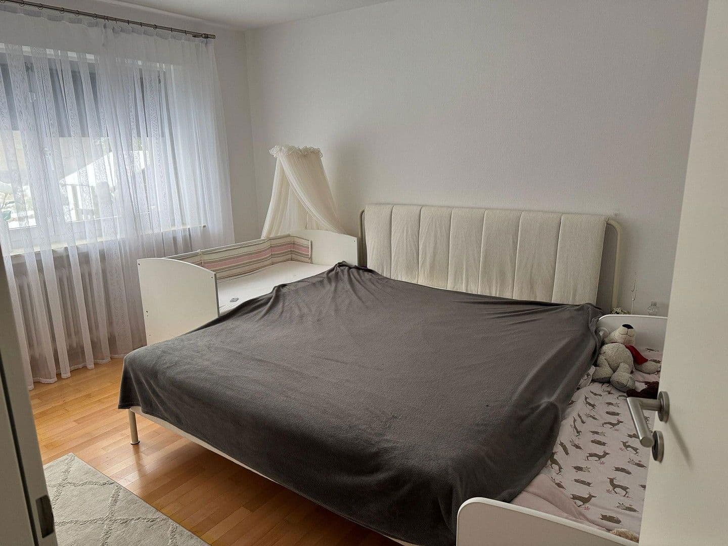 Prenájom bytu 5-izbový 140 m², Forstweg 4, Melle, Dolné Sasko Prenájom bytu 5-izbový 140 m², Forstweg 4, Melle, Dolné Sasko