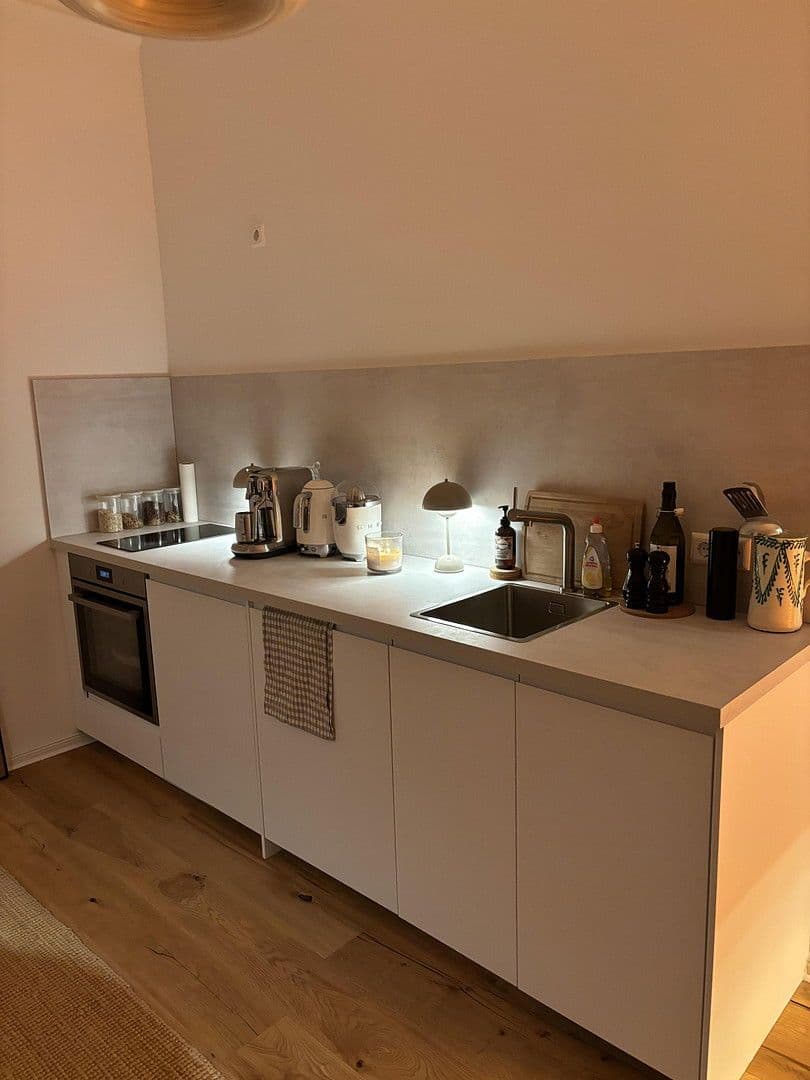 Prenájom bytu 2-izbový 40 m², Berlin, Berlín Prenájom bytu 2-izbový 40 m², Berlin, Berlín