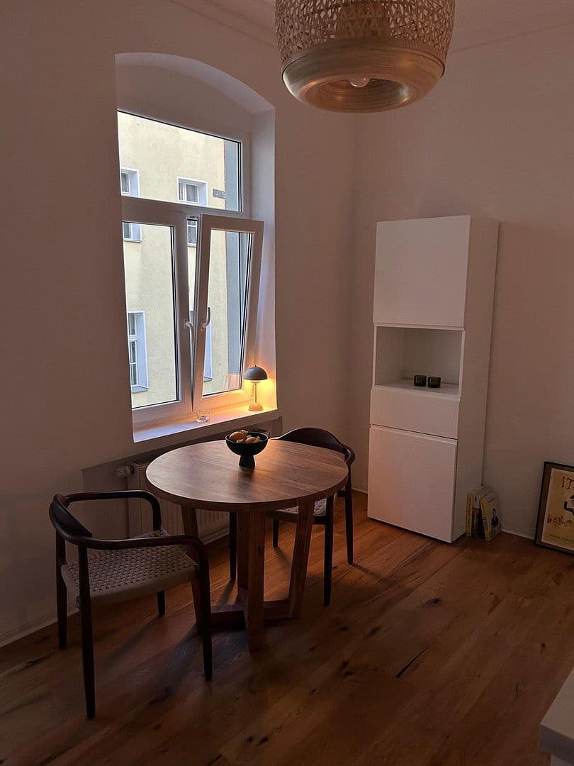 Prenájom bytu 2-izbový 40 m², Berlin, Berlín Prenájom bytu 2-izbový 40 m², Berlin, Berlín