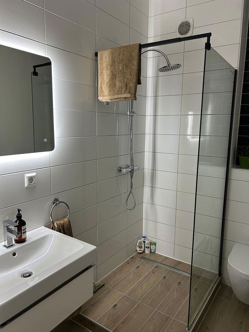 Prenájom bytu 2-izbový 40 m², Berlin, Berlín Prenájom bytu 2-izbový 40 m², Berlin, Berlín