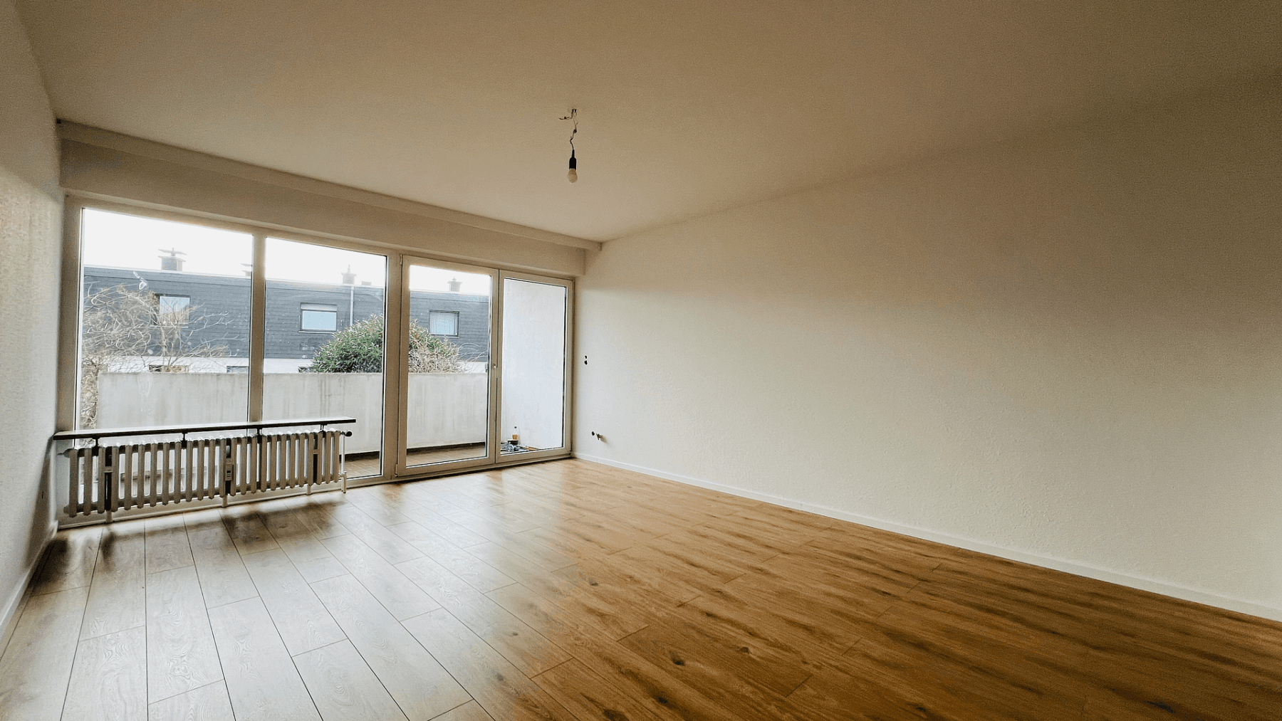 Prenájom bytu 3-izbový 81 m², Köln, Severné Porýnie - Westfálsko Prenájom bytu 3-izbový 81 m², Köln, Severné Porýnie - Westfálsko