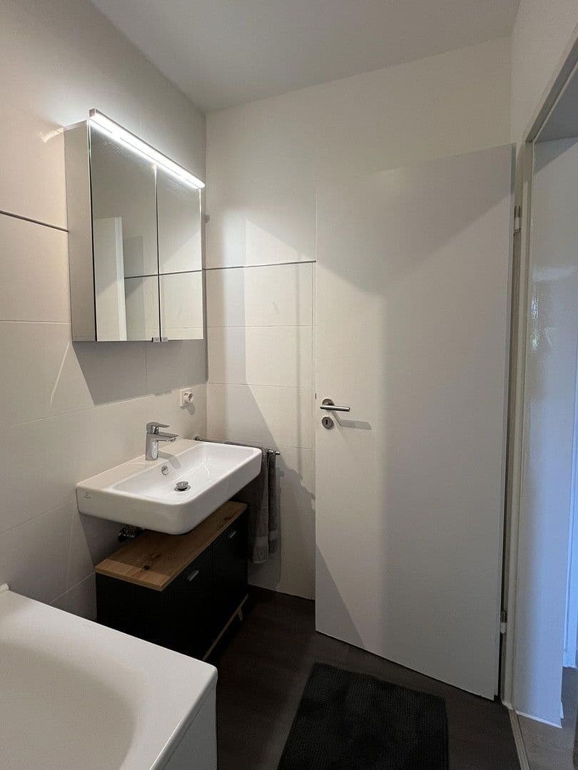 Prenájom bytu 1-izbový 39 m², Langenfeld (Rheinland), Severné Porýnie - Westfálsko Prenájom bytu 1-izbový 39 m², Langenfeld (Rheinland), Severné Porýnie - Westfálsko