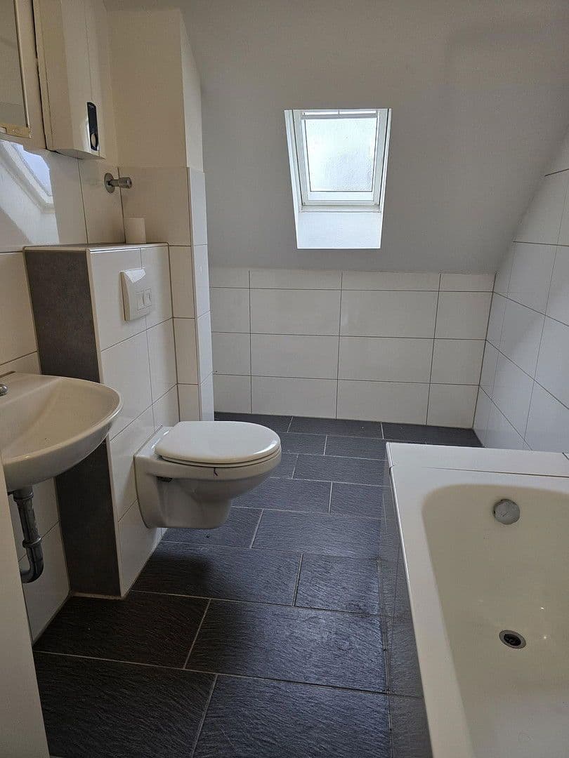 Prenájom bytu 3-izbový 75 m², Emscher Str. 11, Herne, Severné Porýnie - Westfálsko Prenájom bytu 3-izbový 75 m², Emscher Str. 11, Herne, Severné Porýnie - Westfálsko