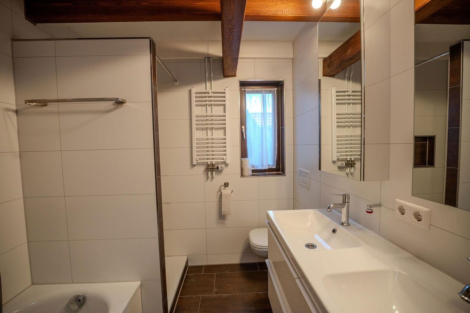 Prenájom domu 136 m², pozemek 323 m², Dorfstraße 47, Ebersbach an der Fils, Bádensko-Wurttembersko Prenájom domu 136 m², pozemek 323 m², Dorfstraße 47, Ebersbach an der Fils, Bádensko-Wurttembersko