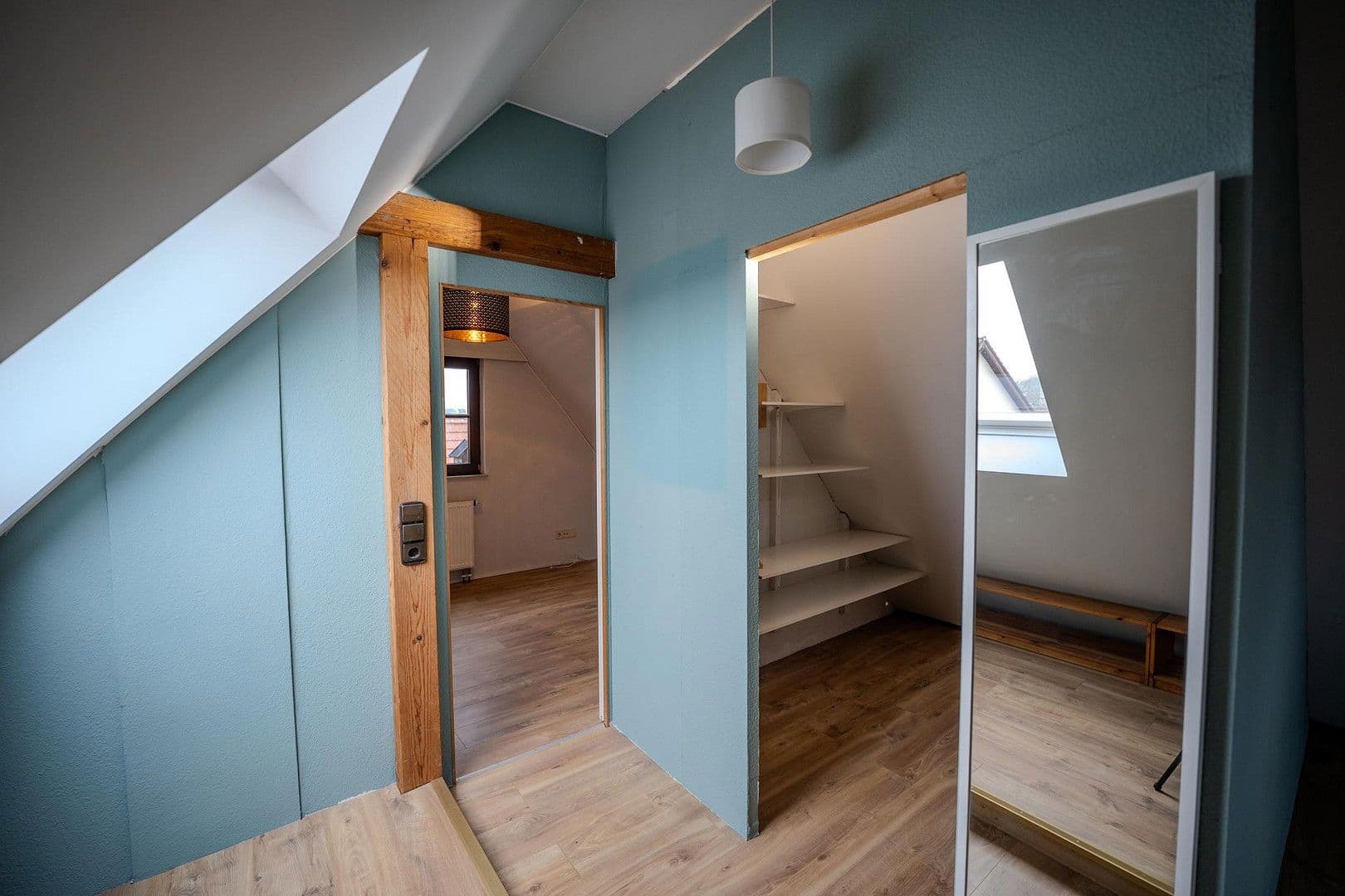 Prenájom domu 136 m², pozemek 323 m², Dorfstraße 47, Ebersbach an der Fils, Bádensko-Wurttembersko Prenájom domu 136 m², pozemek 323 m², Dorfstraße 47, Ebersbach an der Fils, Bádensko-Wurttembersko