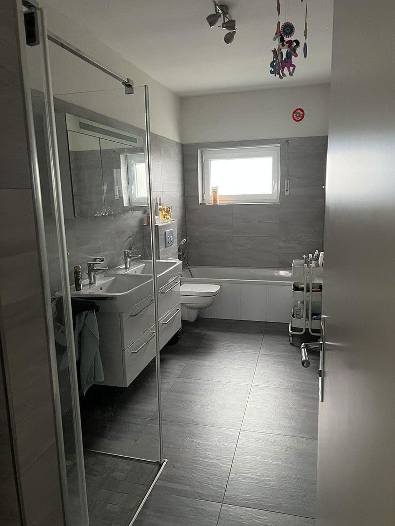 Predaj domu 258 m², pozemek 700 m², Grünstadt, Porýnie-Falcko Predaj domu 258 m², pozemek 700 m², Grünstadt, Porýnie-Falcko