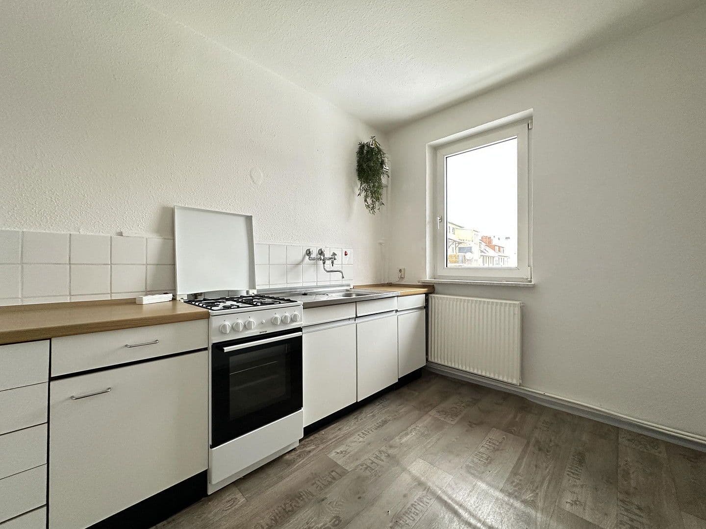 Prenájom bytu 3-izbový 81 m², Margaretenstraße 14, Wilhelmshaven, Dolné Sasko Prenájom bytu 3-izbový 81 m², Margaretenstraße 14, Wilhelmshaven, Dolné Sasko