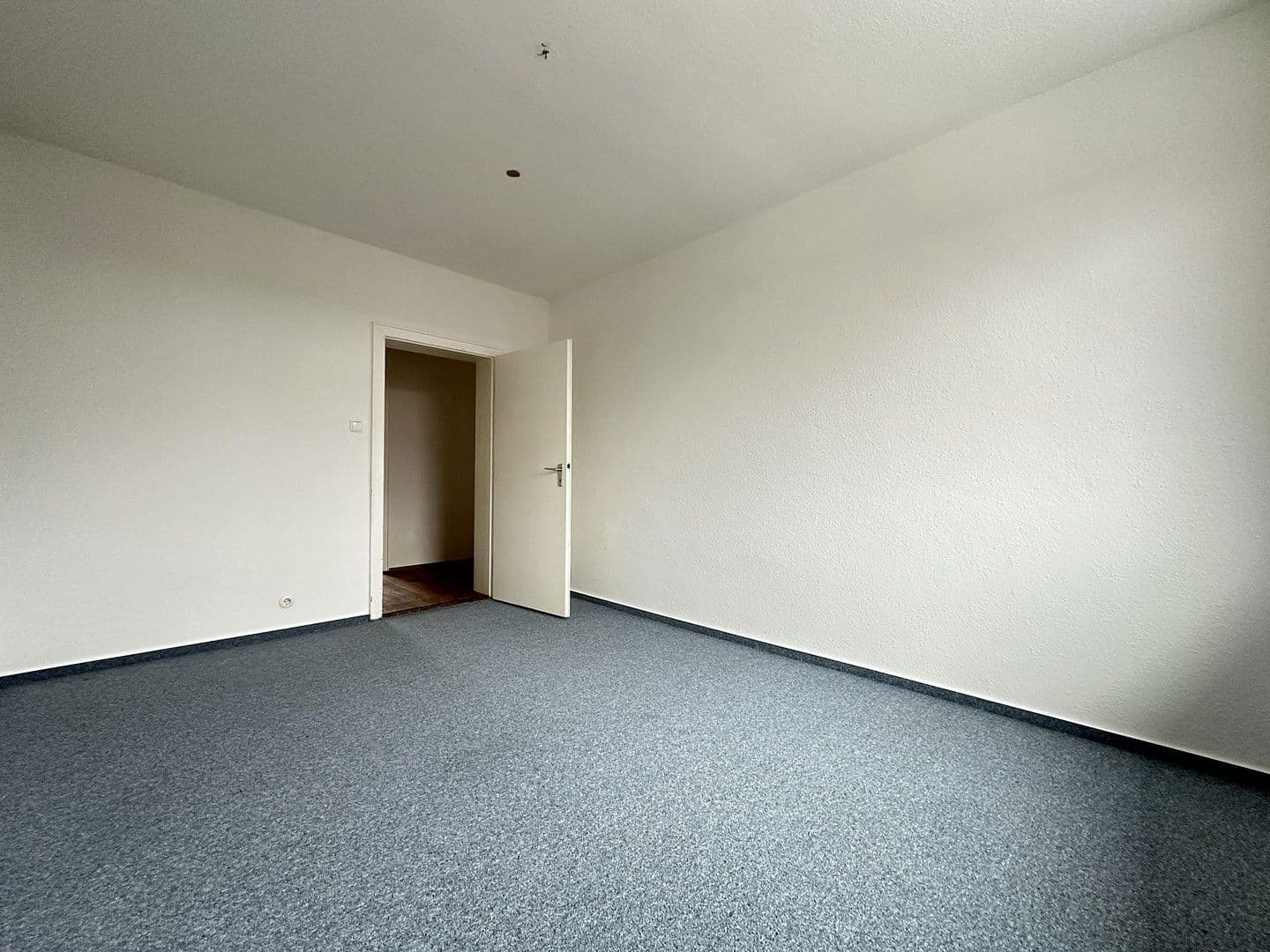 Prenájom bytu 3-izbový 81 m², Margaretenstraße 14, Wilhelmshaven, Dolné Sasko Prenájom bytu 3-izbový 81 m², Margaretenstraße 14, Wilhelmshaven, Dolné Sasko