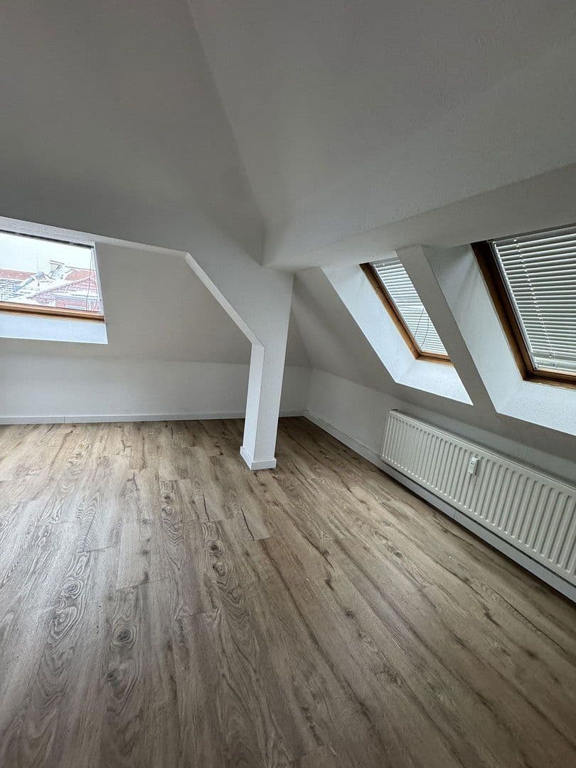 Prenájom bytu 6-izbový 145 m², Gottlaßstr. 4, Leipzig, Sasko Prenájom bytu 6-izbový 145 m², Gottlaßstr. 4, Leipzig, Sasko