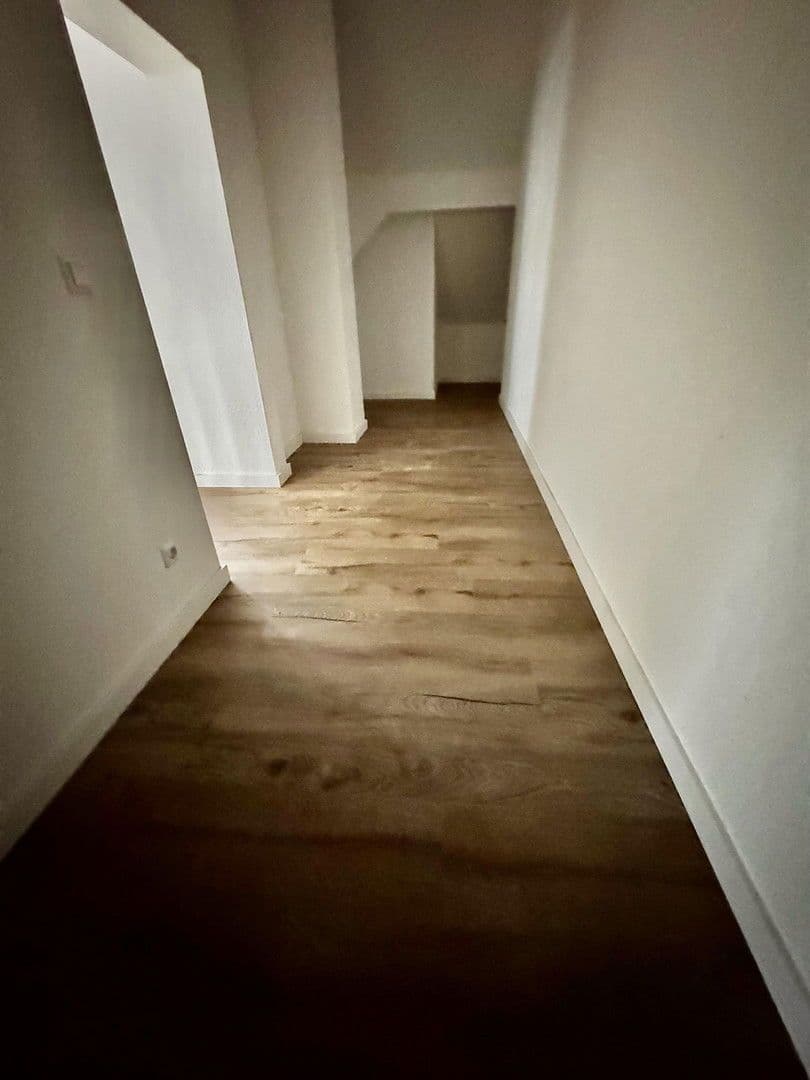 Prenájom bytu 6-izbový 145 m², Gottlaßstr. 4, Leipzig, Sasko Prenájom bytu 6-izbový 145 m², Gottlaßstr. 4, Leipzig, Sasko