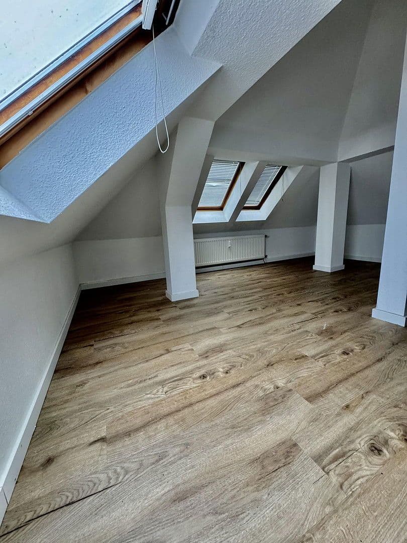 Prenájom bytu 6-izbový 145 m², Gottlaßstr. 4, Leipzig, Sasko Prenájom bytu 6-izbový 145 m², Gottlaßstr. 4, Leipzig, Sasko