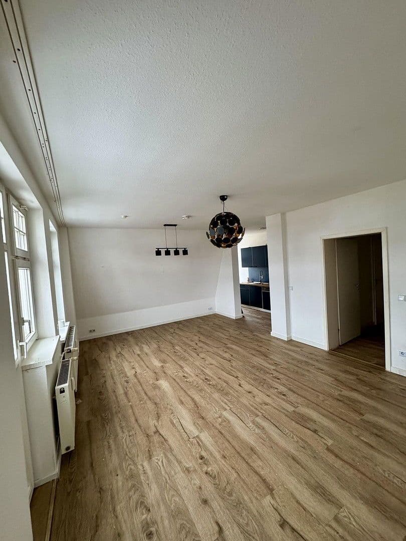 Prenájom bytu 6-izbový 145 m², Gottlaßstr. 4, Leipzig, Sasko Prenájom bytu 6-izbový 145 m², Gottlaßstr. 4, Leipzig, Sasko