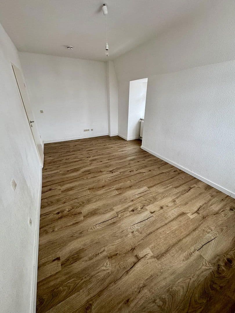 Prenájom bytu 6-izbový 145 m², Gottlaßstr. 4, Leipzig, Sasko Prenájom bytu 6-izbový 145 m², Gottlaßstr. 4, Leipzig, Sasko