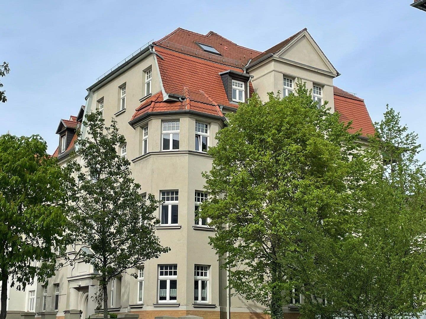 Prenájom bytu 6-izbový 145 m², Gottlaßstr. 4, Leipzig, Sasko Prenájom bytu 6-izbový 145 m², Gottlaßstr. 4, Leipzig, Sasko