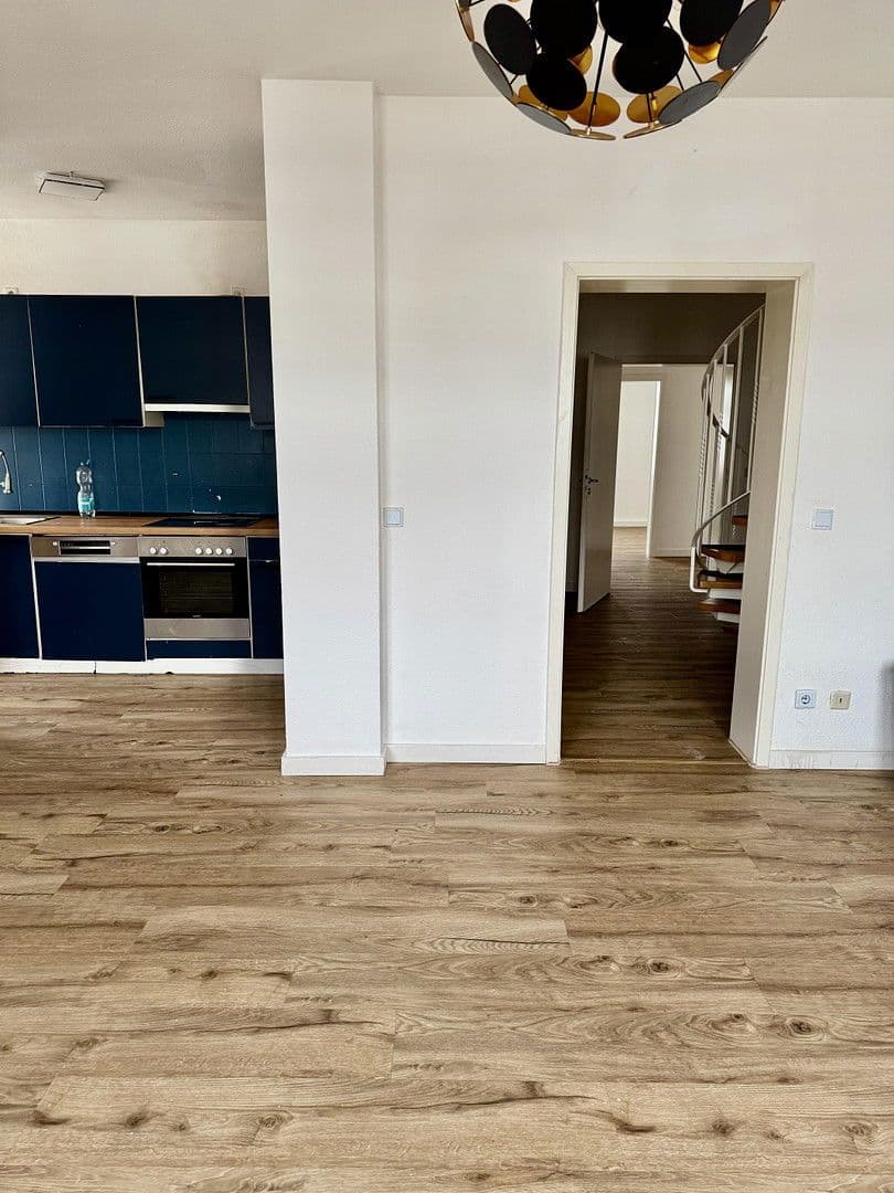 Prenájom bytu 6-izbový 145 m², Gottlaßstr. 4, Leipzig, Sasko Prenájom bytu 6-izbový 145 m², Gottlaßstr. 4, Leipzig, Sasko