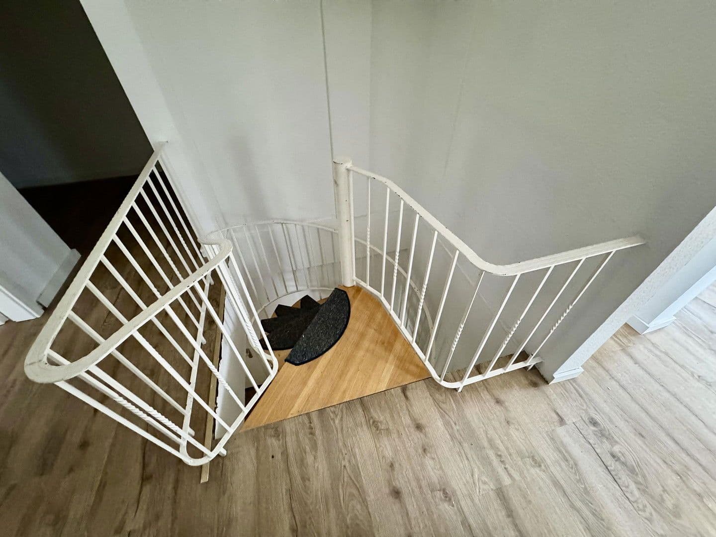 Prenájom bytu 6-izbový 145 m², Gottlaßstr. 4, Leipzig, Sasko Prenájom bytu 6-izbový 145 m², Gottlaßstr. 4, Leipzig, Sasko