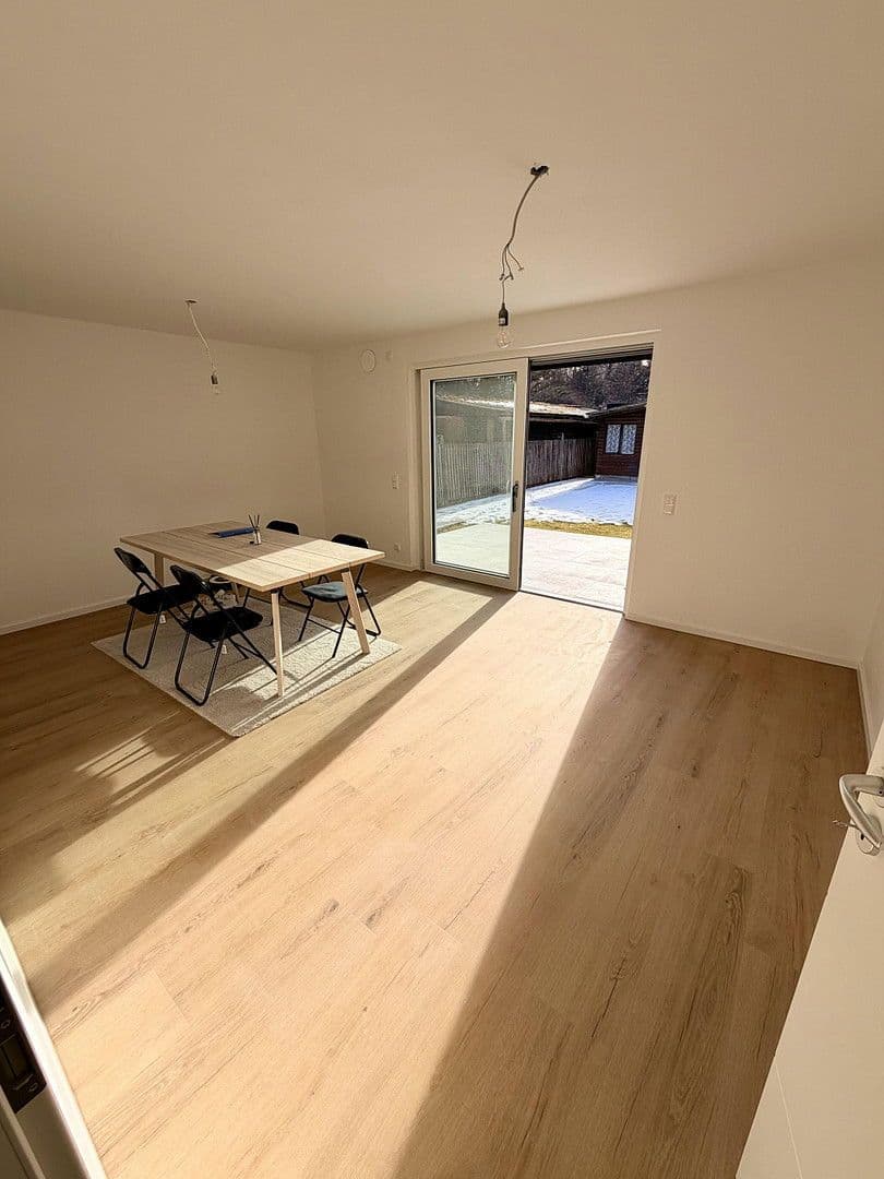 Predaj domu 152 m², pozemek 521 m², Siedlerstraße 4, Baierbrunn, Bavorsko Predaj domu 152 m², pozemek 521 m², Siedlerstraße 4, Baierbrunn, Bavorsko
