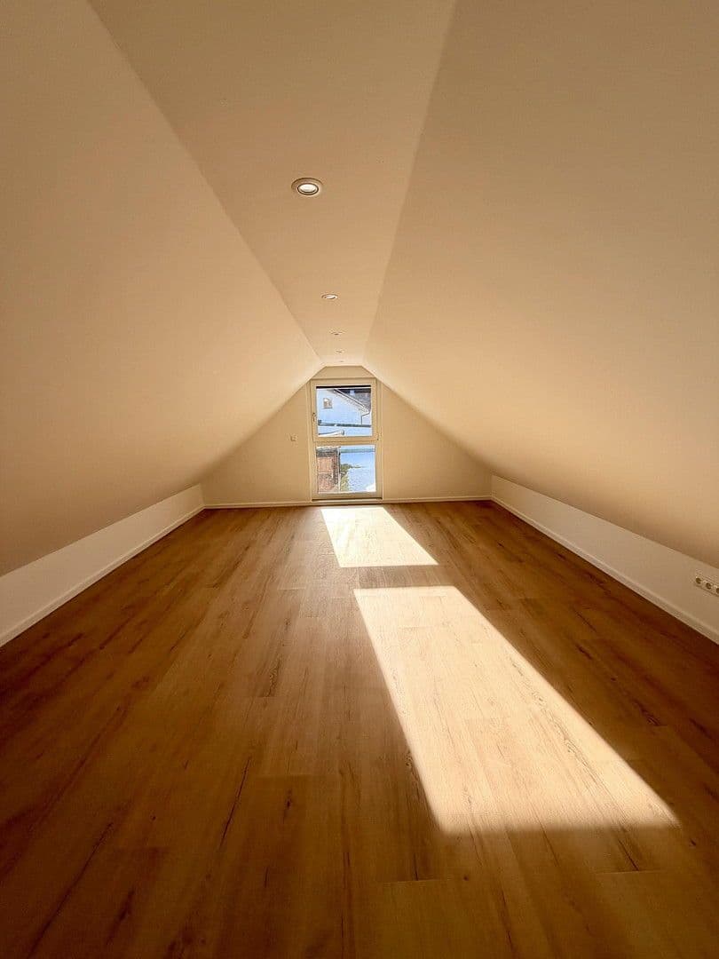 Predaj domu 152 m², pozemek 521 m², Siedlerstraße 4, Baierbrunn, Bavorsko Predaj domu 152 m², pozemek 521 m², Siedlerstraße 4, Baierbrunn, Bavorsko