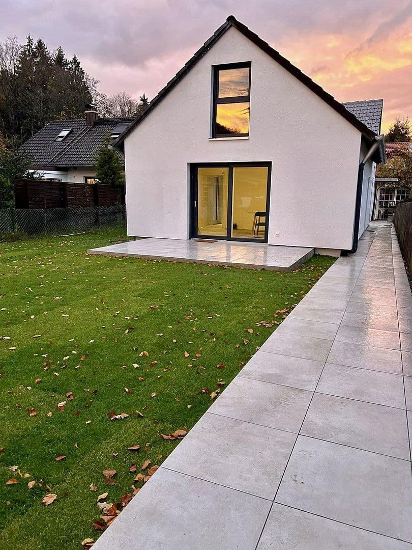 Predaj domu 152 m², pozemek 521 m², Siedlerstraße 4, Baierbrunn, Bavorsko Predaj domu 152 m², pozemek 521 m², Siedlerstraße 4, Baierbrunn, Bavorsko